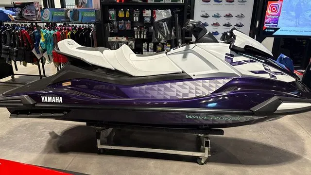 Slide: The Image of Yamaha VX Cruiser HO 2026 - 14