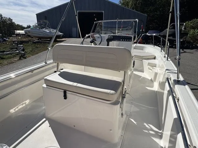 Slide: The Image of Boston Whaler 170 Montauk 2026 - 11
