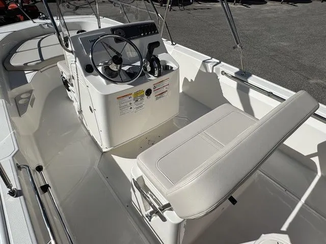 Slide: The Image of Boston Whaler 170 Montauk 2026 - 13