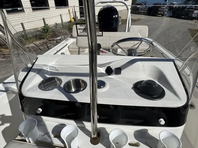 Slide: The Image of Boston Whaler 170 Montauk 2026 - 20