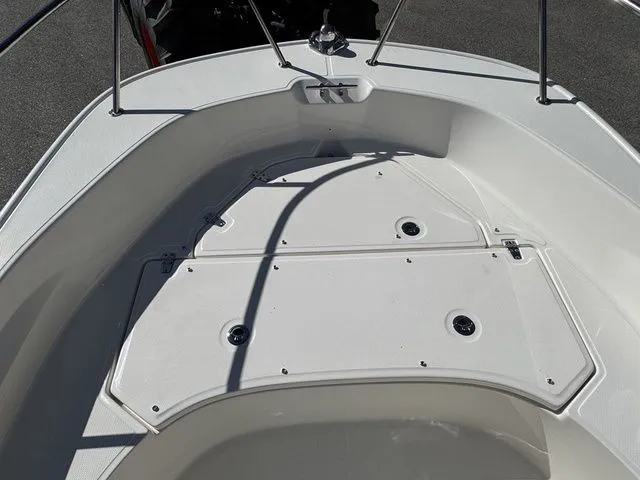 Slide: The Image of Boston Whaler 170 Montauk 2026 - 26