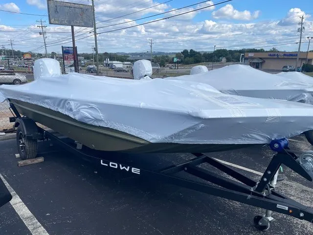 Slide: The Image of Lowe Roughneck Side Console RX1760 SC 2026 - 3