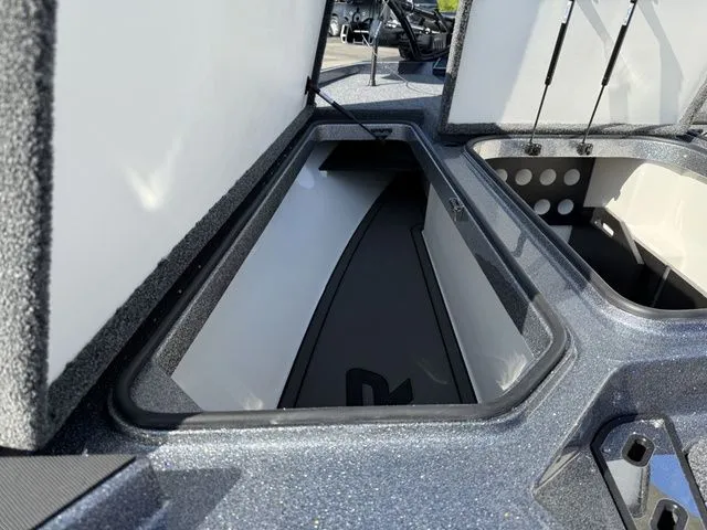 Slide: The Image of Ranger Z519R 2026 - 10