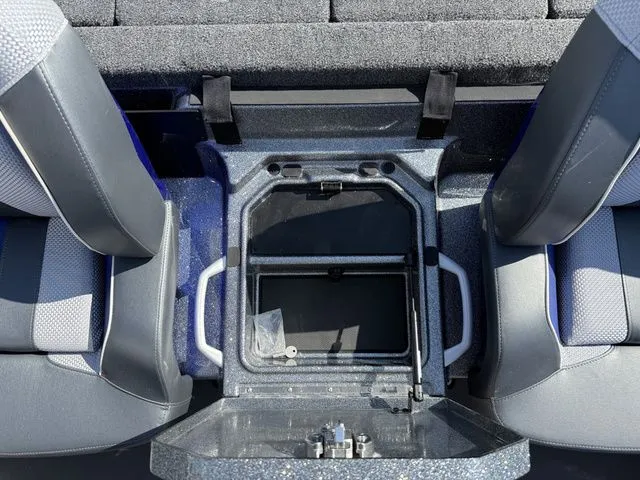 Slide: The Image of Ranger Z519R 2026 - 12