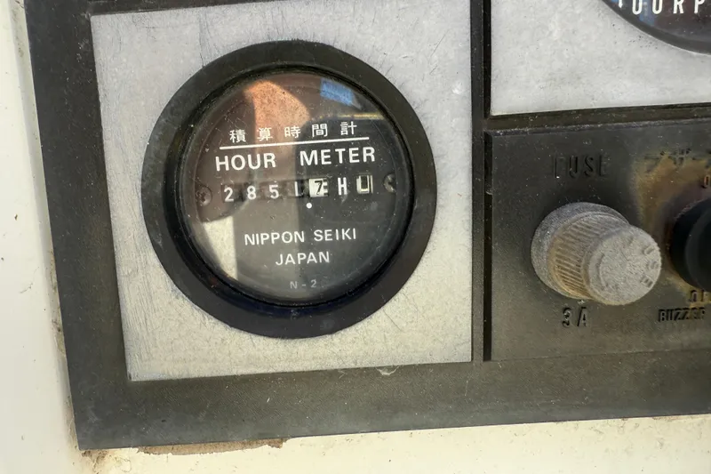 Slide: The Image of Hour meter display on Tartan 3800, 1997 model, showing 2851.7 hours, Nippon Seiki Japan. - 21