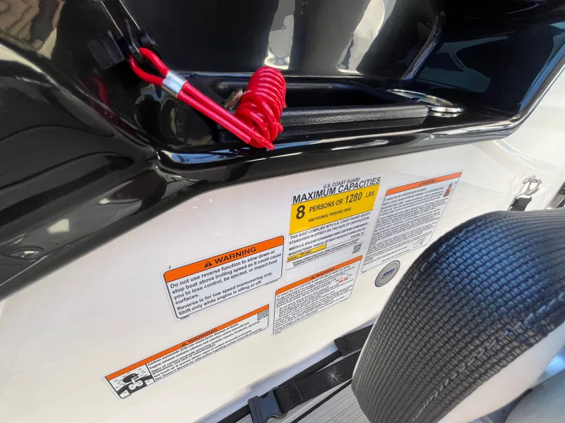 Slide: The Image of Yamaha 195S 2024 - 32