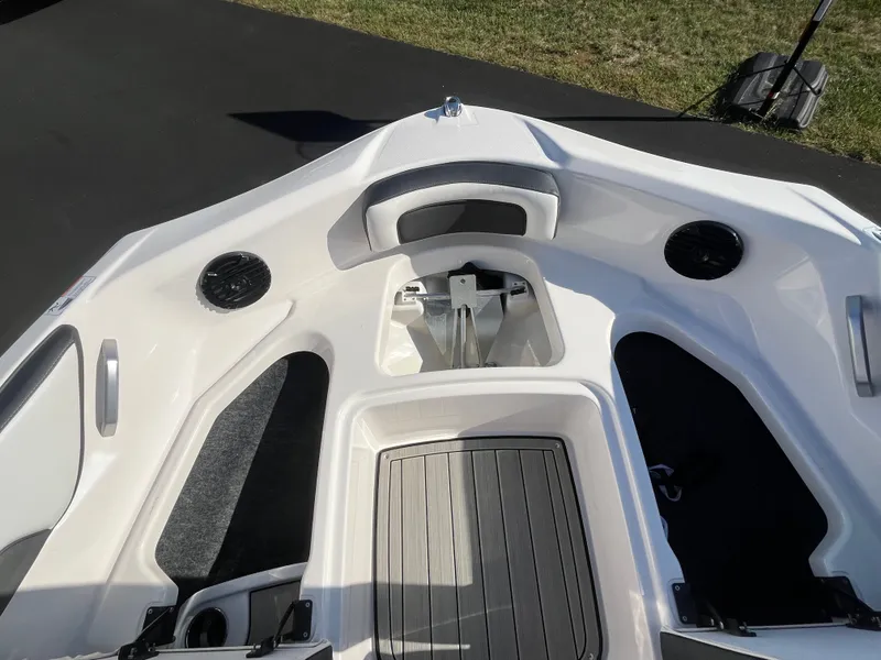 Slide: The Image of Yamaha 195S 2024 - 35