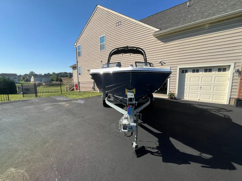 Slide: The Image of Yamaha 195S 2024 - 5