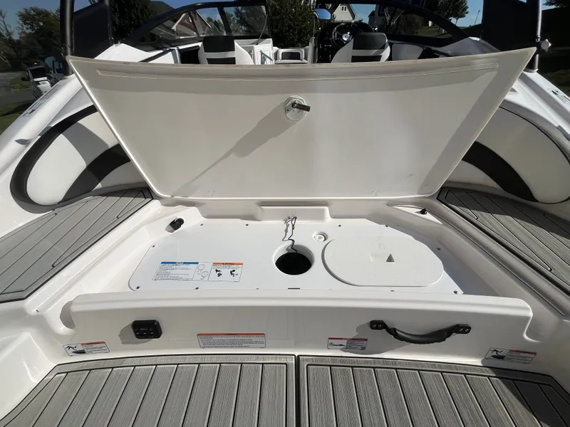 Slide: The Image of Yamaha 195S 2024 - 8