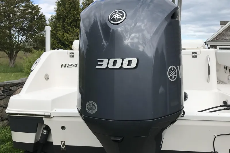 Slide: The Image of 2015 Robalo R242 Center Console with Yamaha 300 outboard engine. - 19