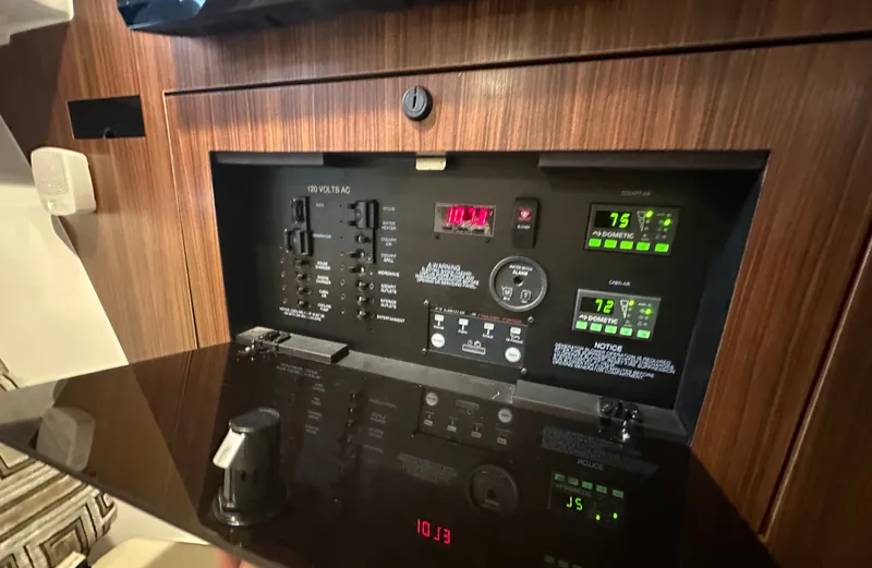 Slide: The Image of Pursuit OS 325 Offshore 2023 - 12