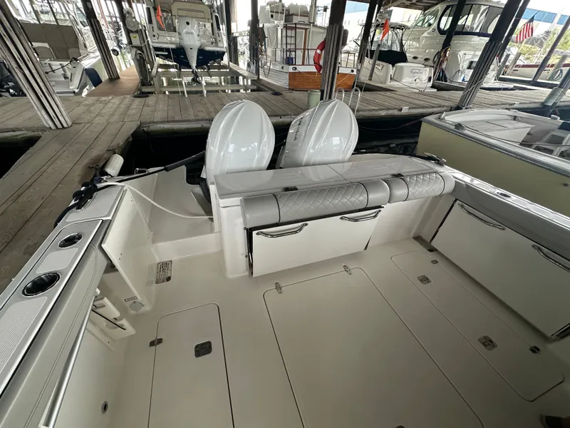 Slide: The Image of Pursuit OS 325 Offshore 2023 - 8