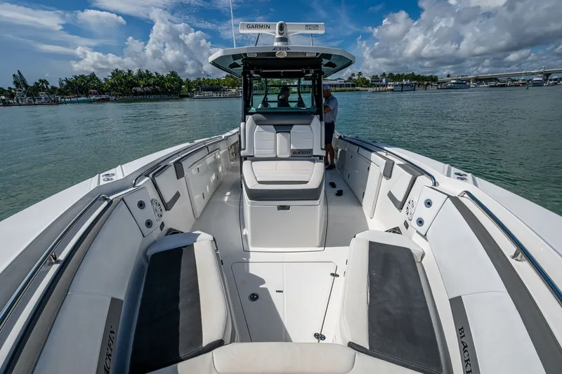 Slide: The Image of Blackfin 332 CC 2019 - 20