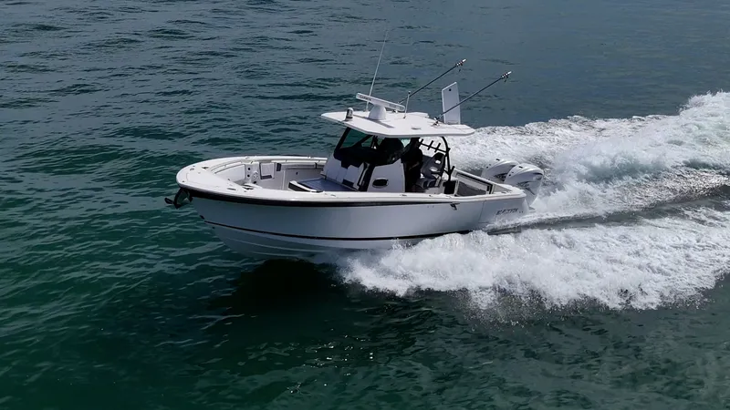 Slide: The Image of Blackfin 332 CC 2019 - 32