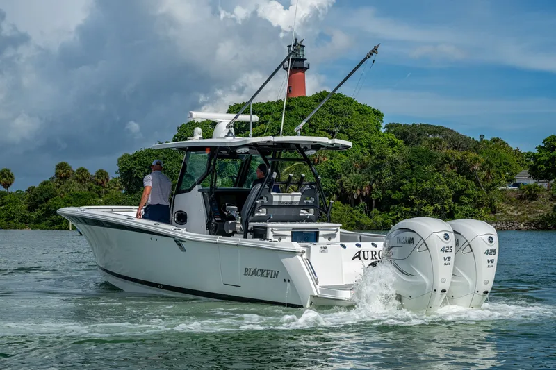 Slide: The Image of Blackfin 332 CC 2019 - 48