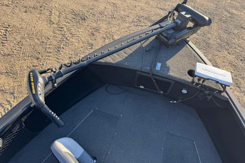 Slide: The Image of 2017 Alumacraft Competitor 205 Sport boat interior with trolling motor and Lowrance device. - 16