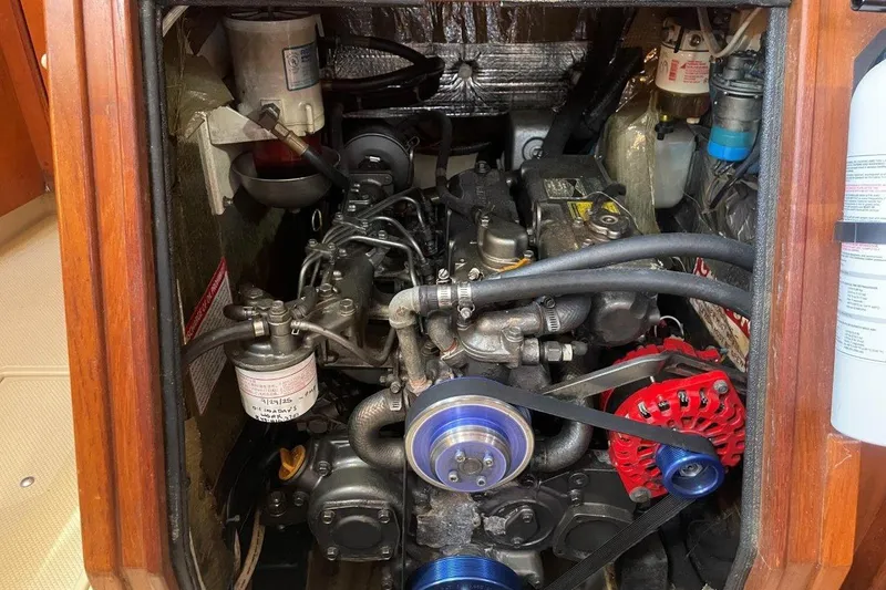 Slide: The Image of 1995 Island Packet 40 - Yanmar engine - 56
