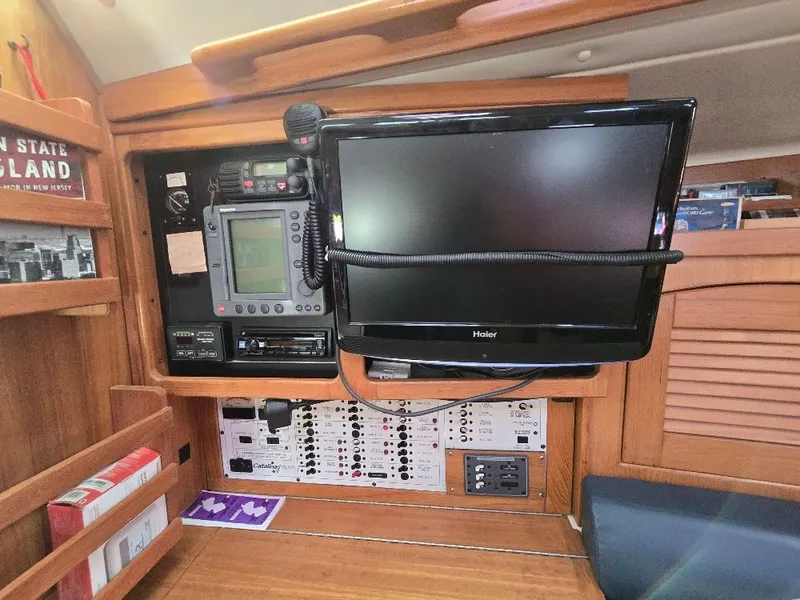 Slide: The Image of Catalina 400 2001 - 13