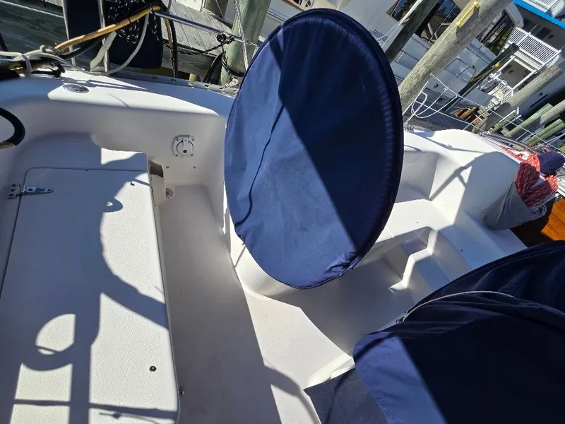 Slide: The Image of Catalina 400 2001 - 24