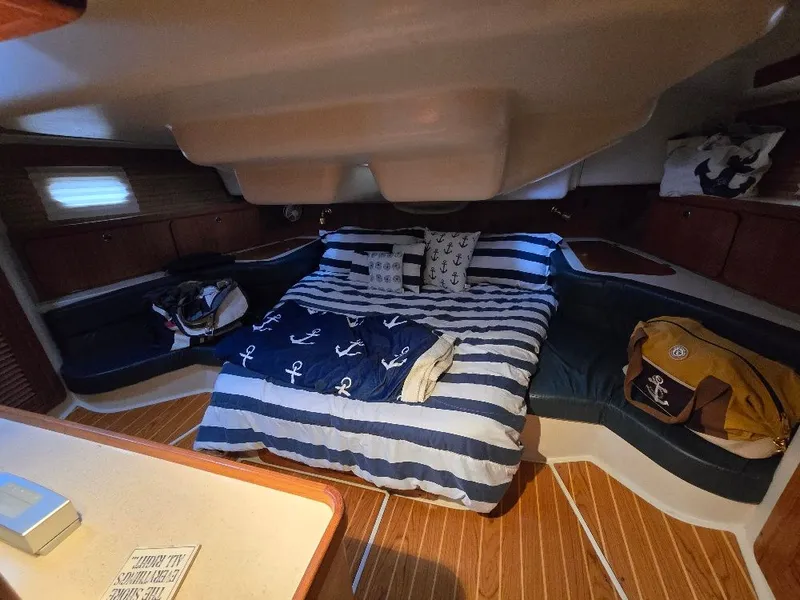 Slide: The Image of Catalina 400 2001 - 38