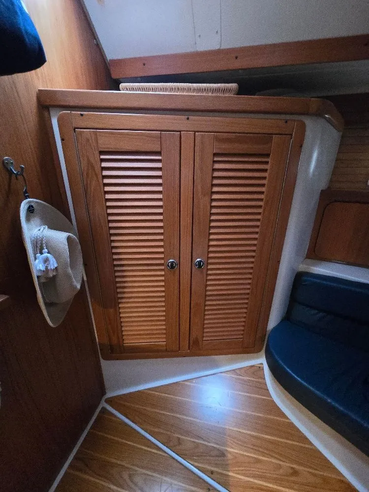 Slide: The Image of Catalina 400 2001 - 42