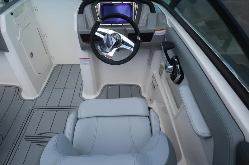 Slide: The Image of Throttle control of 2026 Chaparral 23 SSi boat, featuring start-stop button. - 42