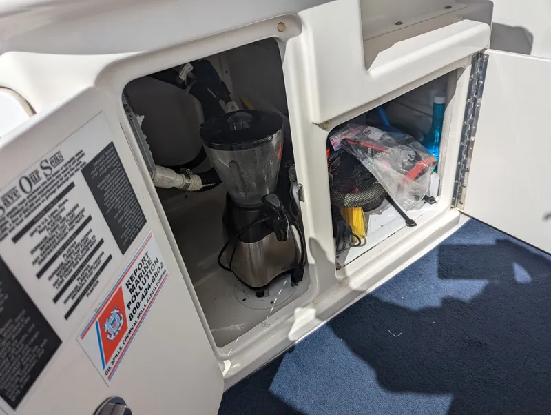 Slide: The Image of Sea Ray 340 Sundancer 2003 - 16