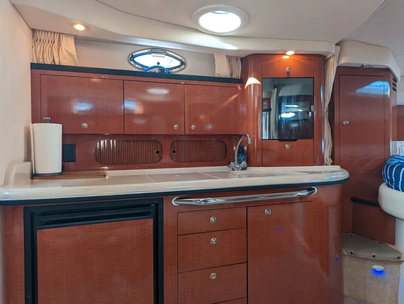 Slide: The Image of Sea Ray 340 Sundancer 2003 - 18