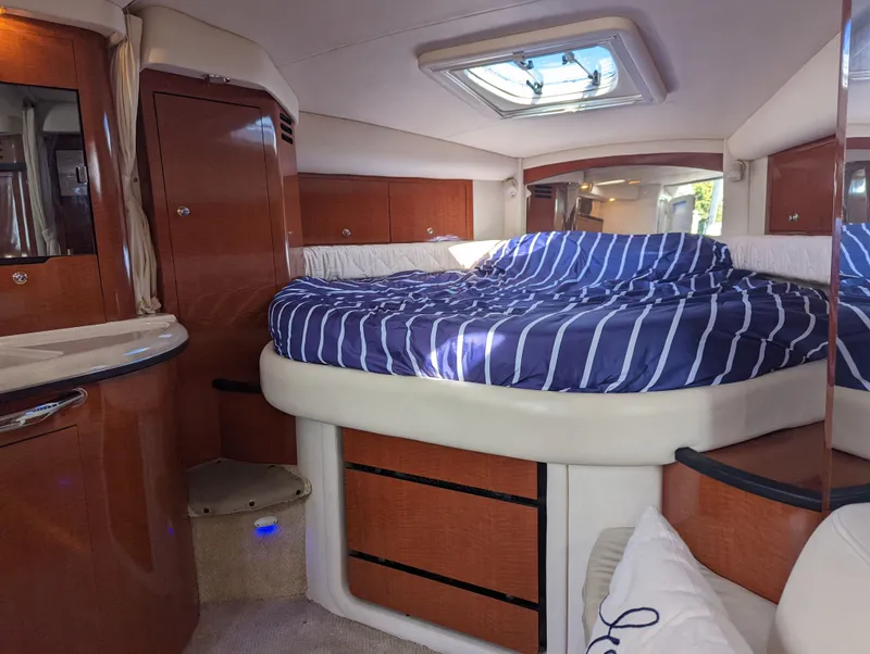 Slide: The Image of Sea Ray 340 Sundancer 2003 - 19