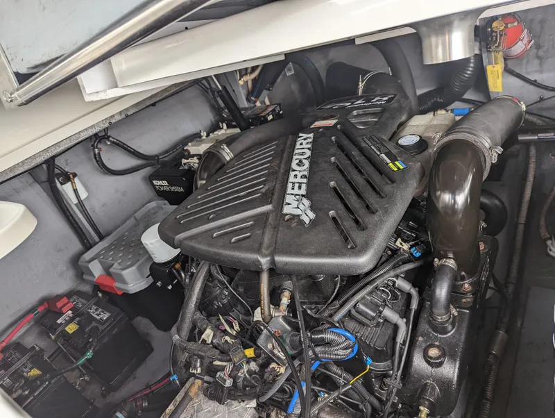 Slide: The Image of Sea Ray 340 Sundancer 2003 - 20