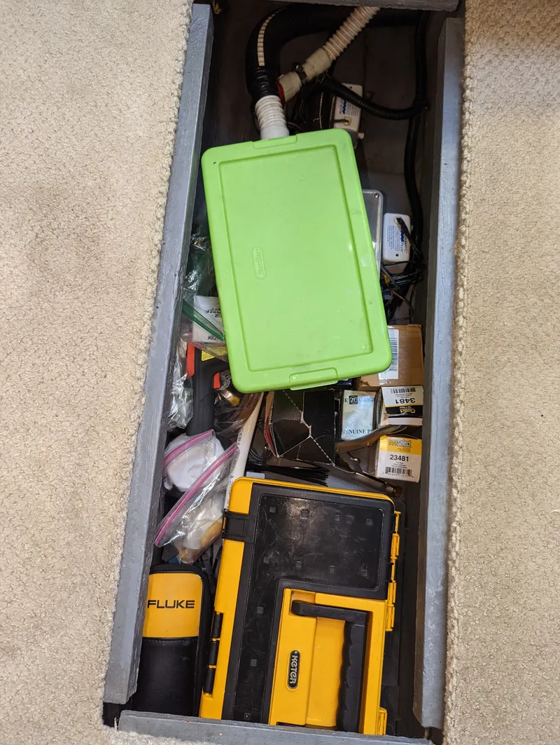 Slide: The Image of Sea Ray 340 Sundancer 2003 - 30