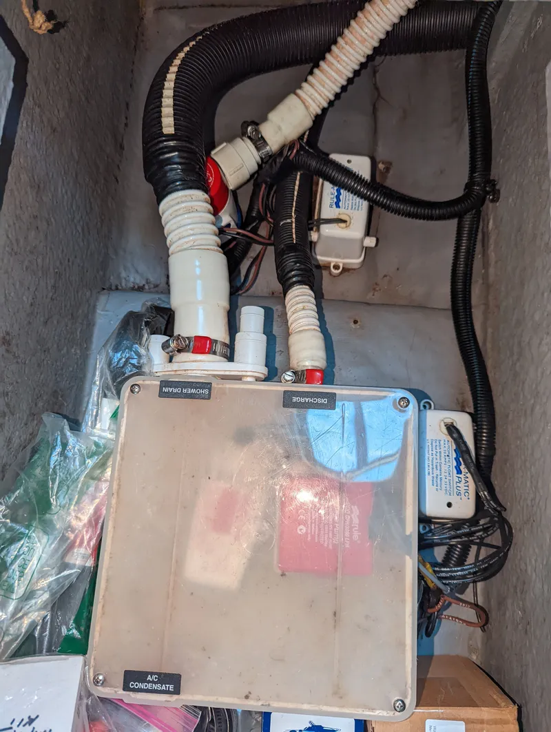 Slide: The Image of Sea Ray 340 Sundancer 2003 - 31