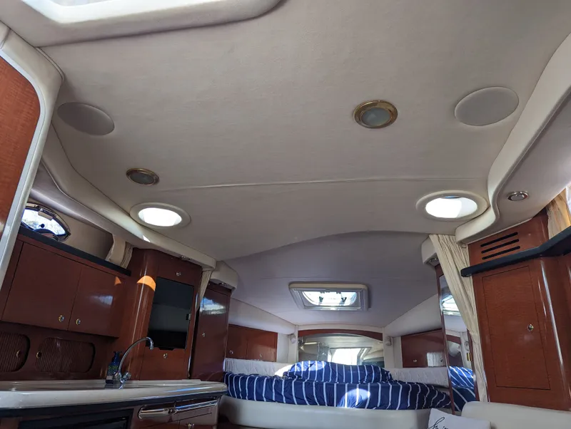 Slide: The Image of Sea Ray 340 Sundancer 2003 - 40