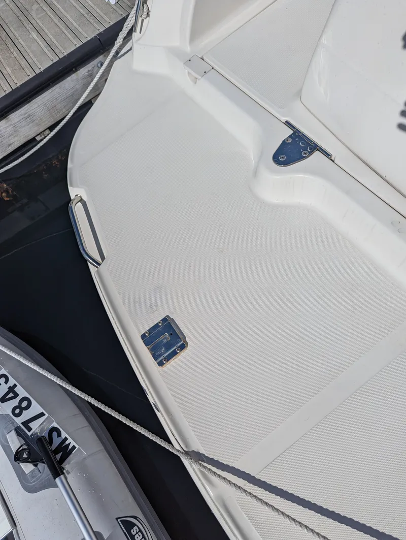 Slide: The Image of Sea Ray 340 Sundancer 2003 - 41