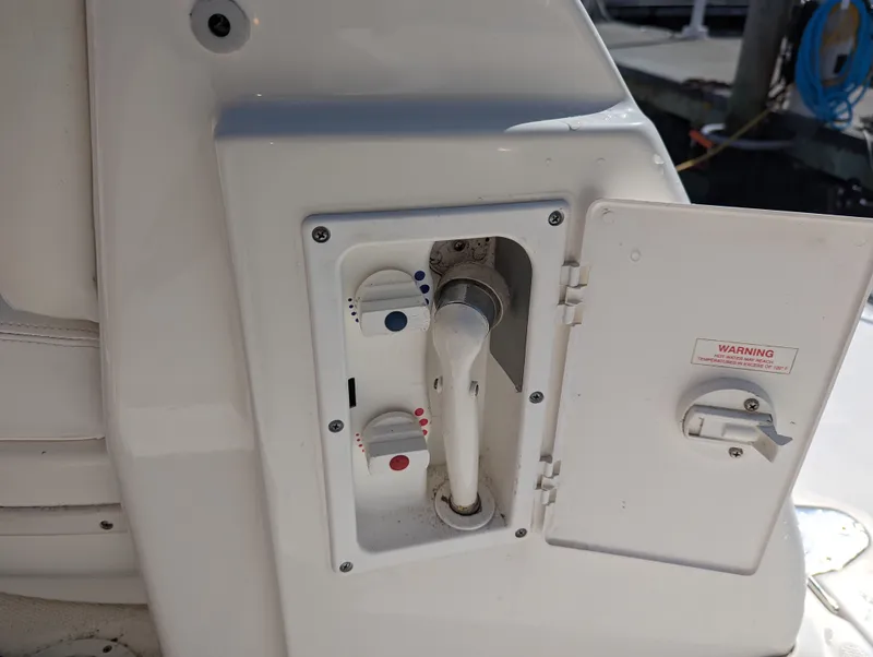 Slide: The Image of Sea Ray 340 Sundancer 2003 - 42