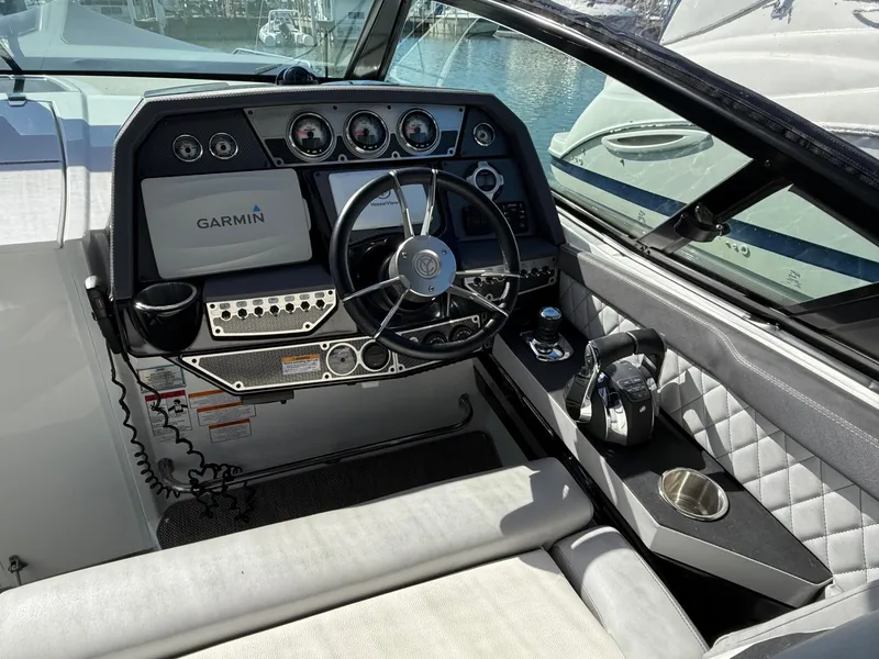 Slide: The Image of Cruisers Yachts 328 SPORT 2015 - 14