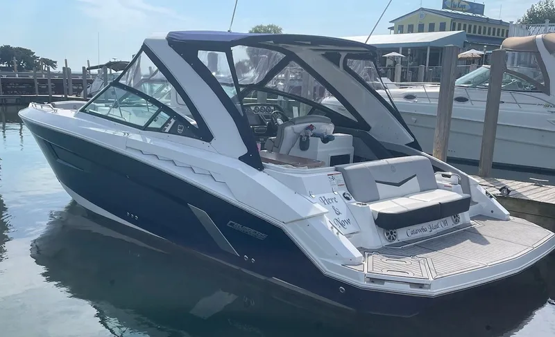 Slide: The Image of Cruisers Yachts 328 SPORT 2015 - 3