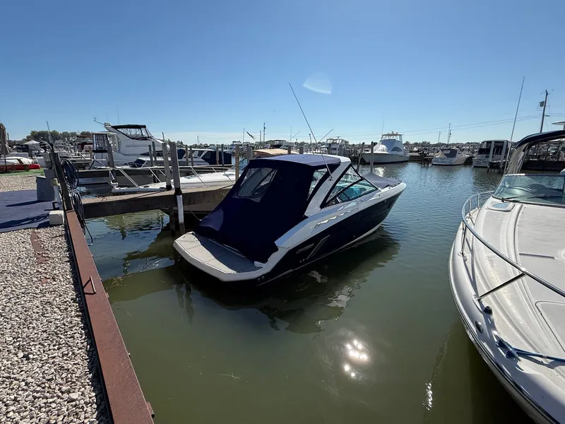 Slide: The Image of Cruisers Yachts 328 SPORT 2015 - 5