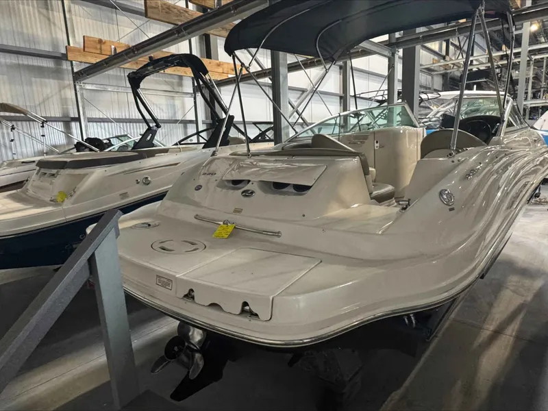 Slide: The Image of Sea Ray 220 Sundeck 2005 - 3