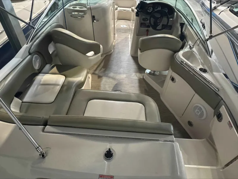 Slide: The Image of Sea Ray 220 Sundeck 2005 - 4