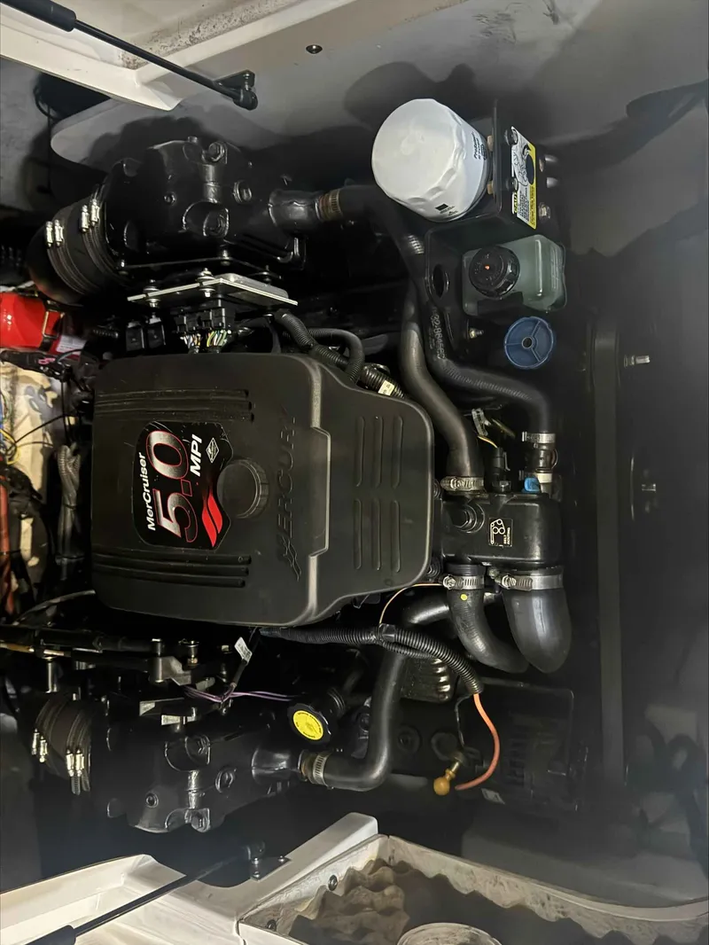 Slide: The Image of Sea Ray 220 Sundeck 2005 - 9