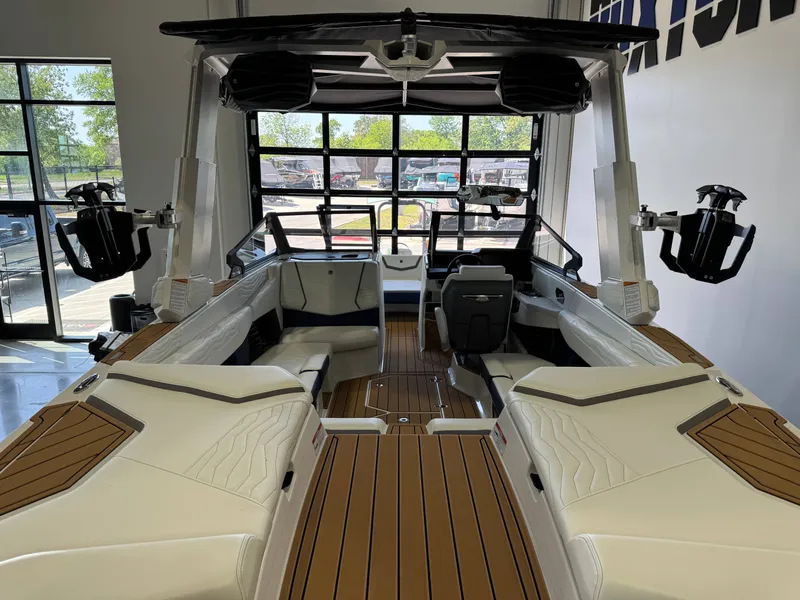 Slide: The Image of Nautique Super Air Nautique G23 2025 - 10