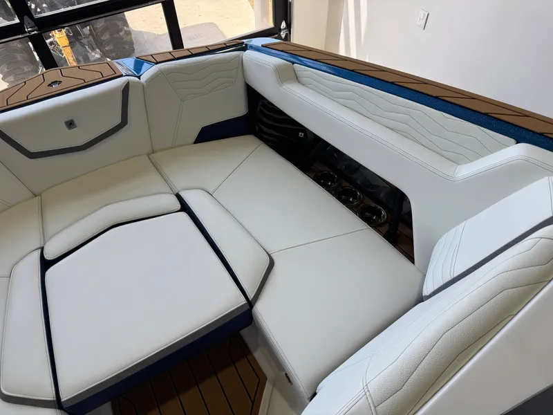 Slide: The Image of Nautique Super Air Nautique G23 2025 - 19