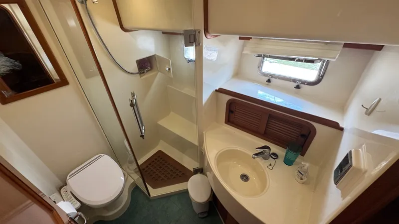 Slide: The Image of Forward Guest Ensuite Head - 60