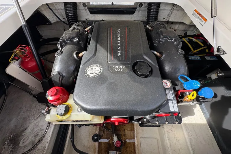 Slide: The Image of Engine compartment of 2018 CHAPPARAL 287 ssx with Volvo Penta 380 V8 engine. - 20