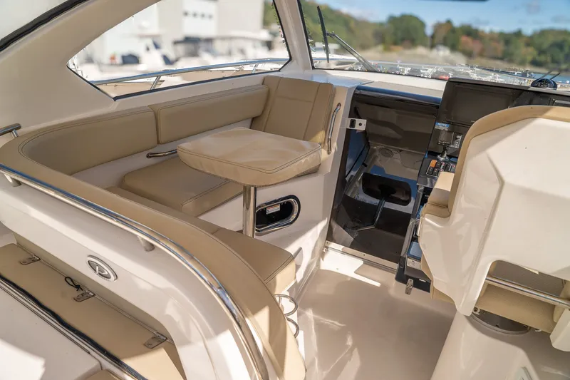 Slide: The Image of Pursuit OS 325 Offshore 2018 - 11