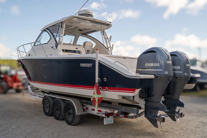 Slide: The Image of Pursuit OS 325 Offshore 2018 - 6