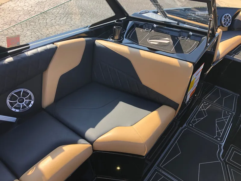 Slide: The Image of Tigé Z3 2022 - 22