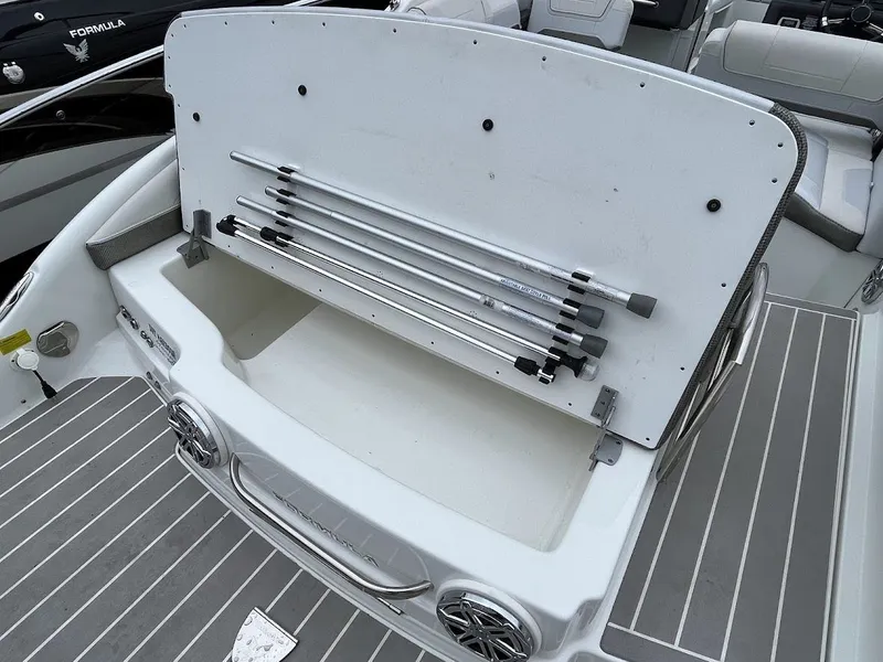 Slide: The Image of 2019 Formula 270 Bowrider 10 - 10