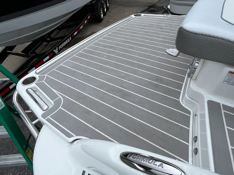 Slide: The Image of 2019 Formula 270 Bowrider 11 - 11